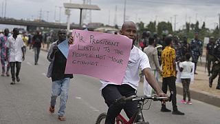 US threatens visa ban for corrupt Nigerian officials